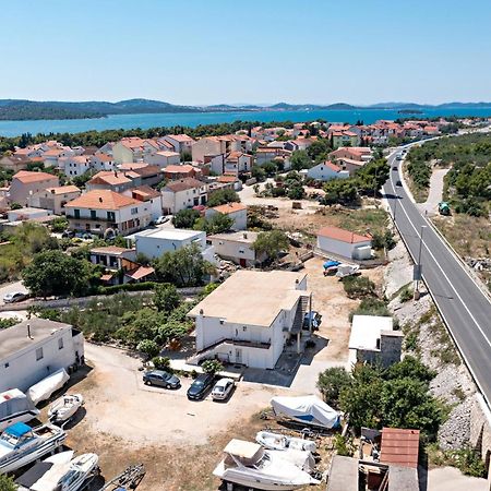Apartments With A Parking Space Pirovac, Sibenik - 13263 Extérieur photo