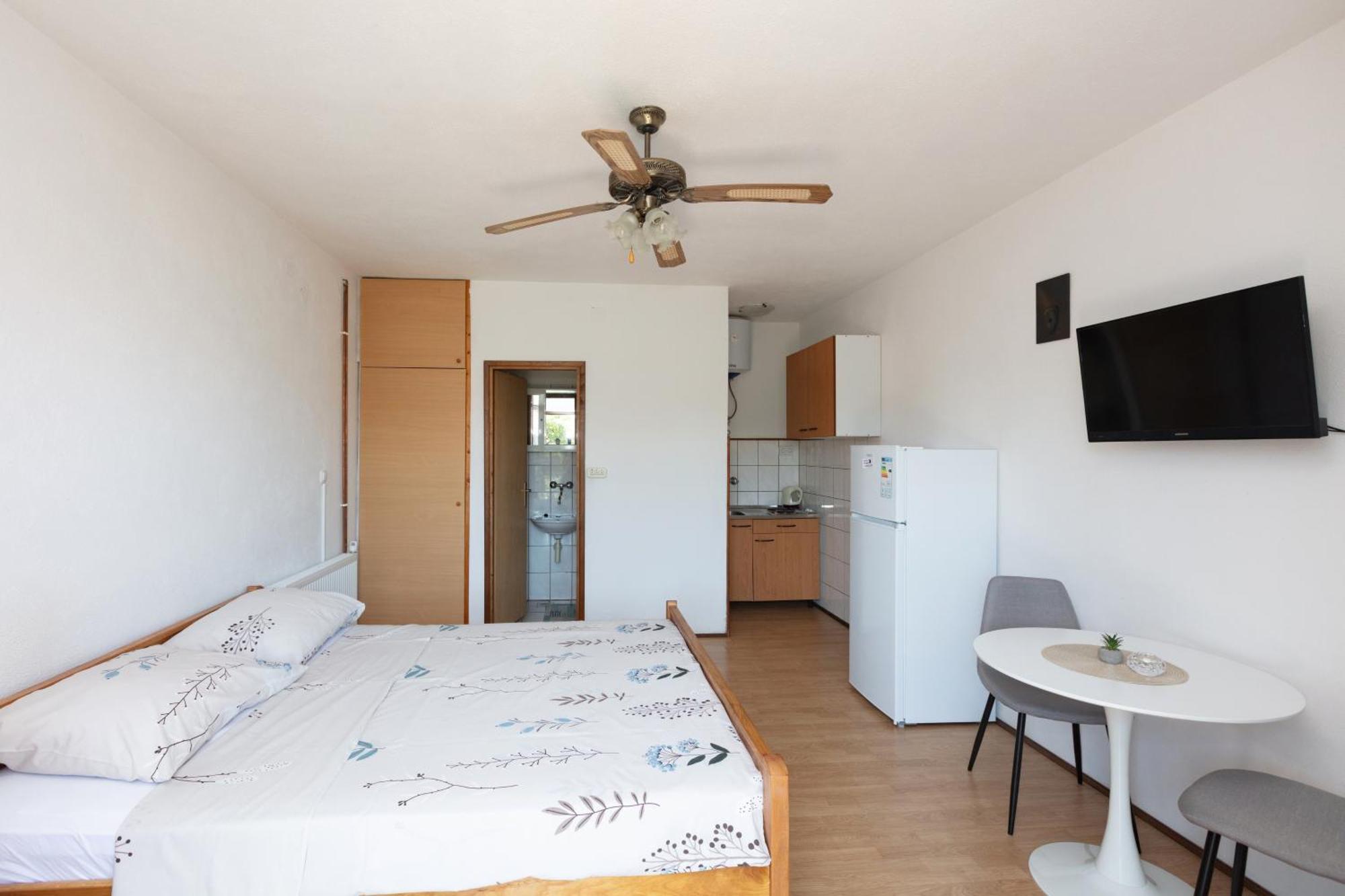 Apartments With A Parking Space Pirovac, Sibenik - 13263 Chambre photo