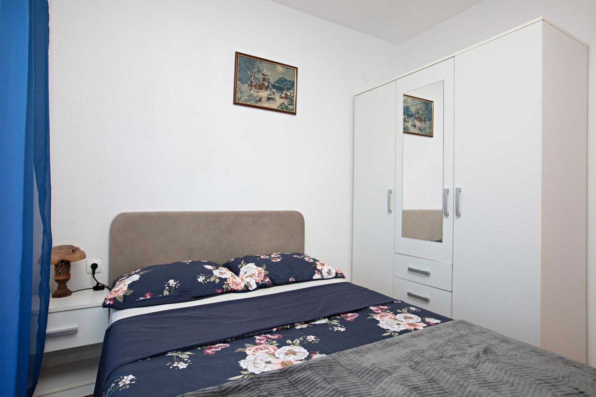 Apartments With A Parking Space Pirovac, Sibenik - 13263 Chambre photo