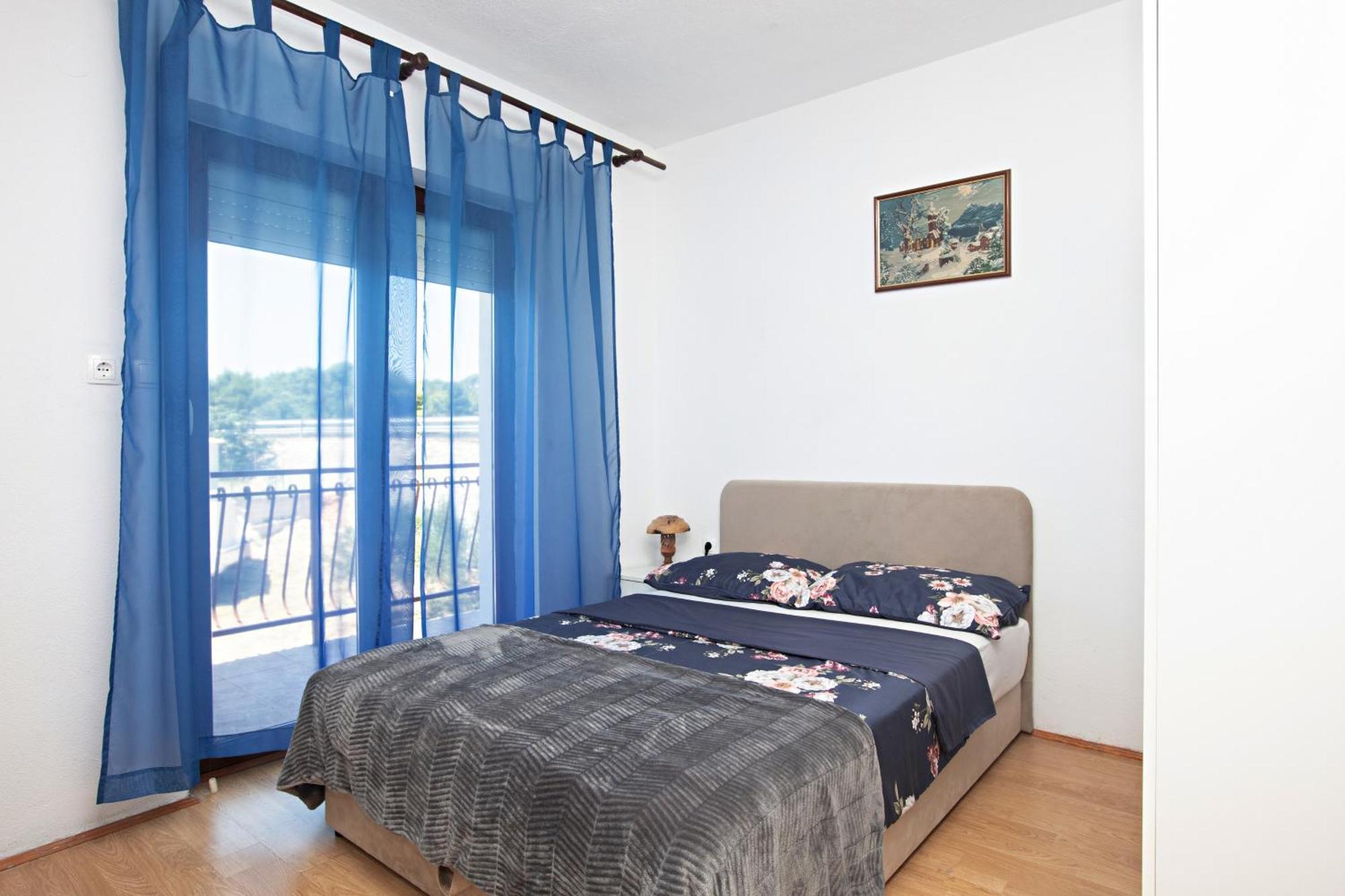 Apartments With A Parking Space Pirovac, Sibenik - 13263 Extérieur photo